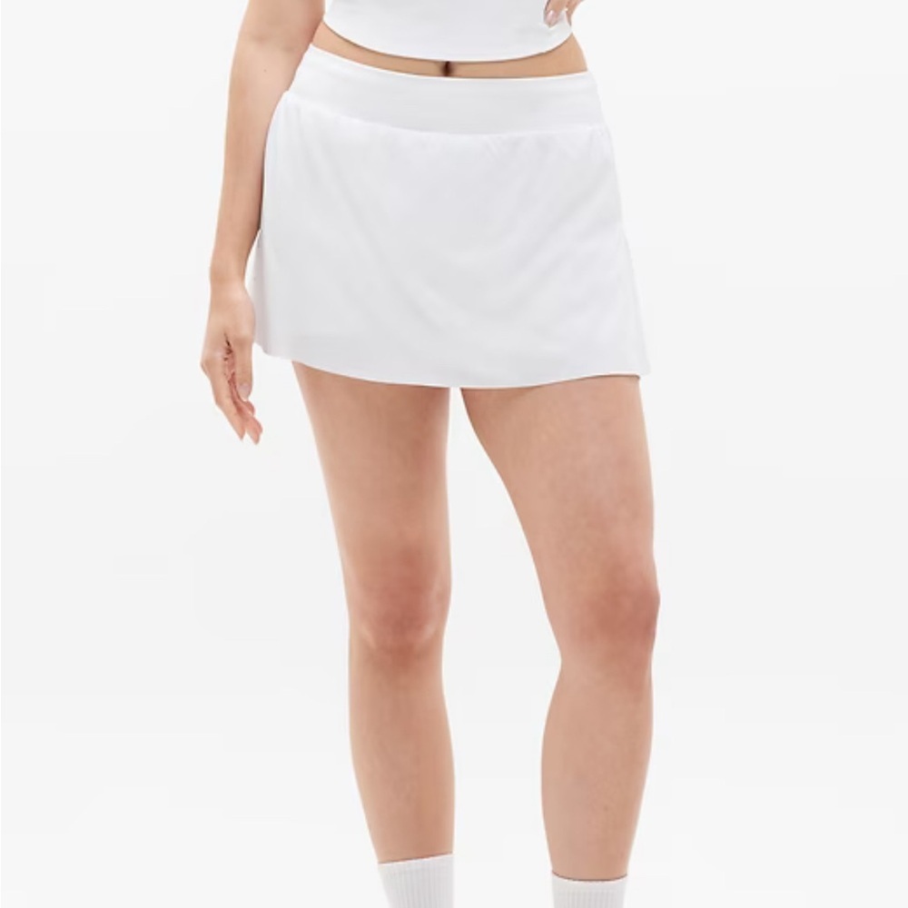 ❌ SOLD ❌ Athleta Fast Route Run Skort – White (Size Small)